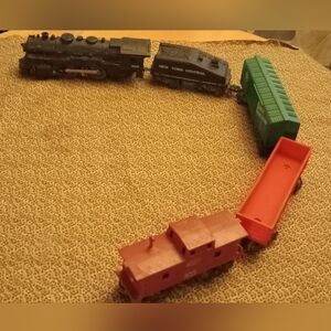 Marx Model Train Lot 5 Cars Including Engine and Caboose READ